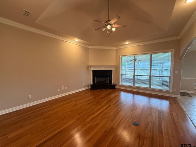 2073 Yasmeen Cir, Flint, TX 75762