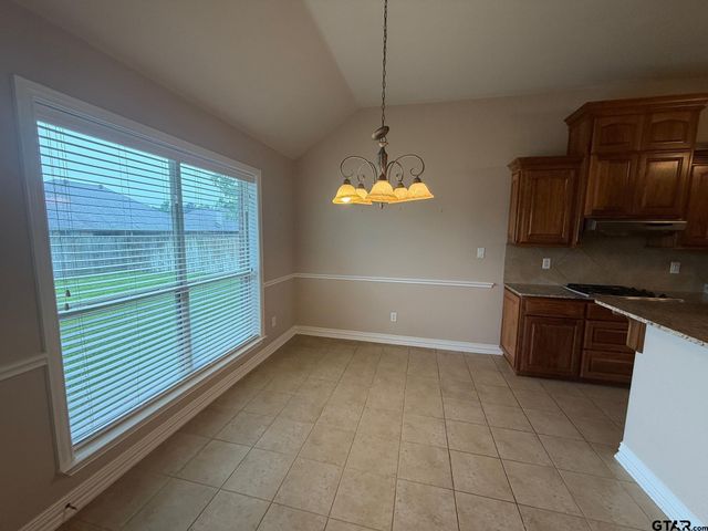 2073 Yasmeen Cir, Flint, TX 75762
