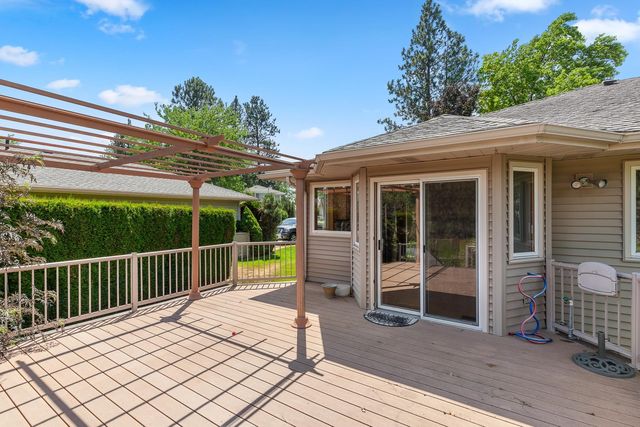 6502 N Park View Ln, Spokane, WA 99205
