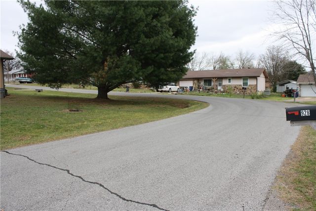 928 Shay Drive, Mountain Home, AR 72653