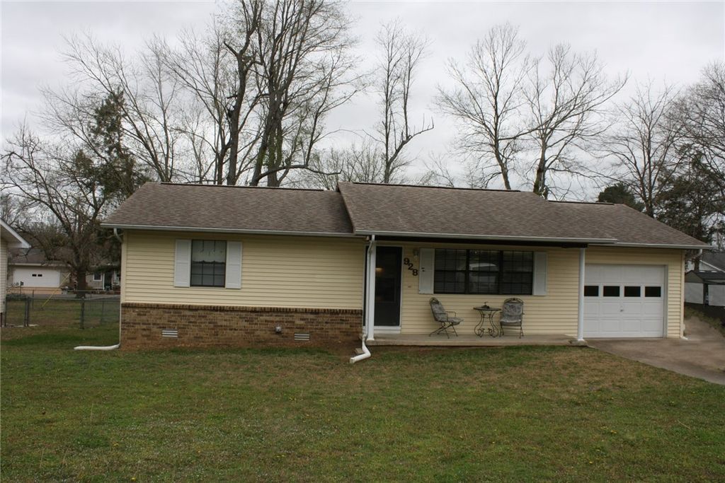 928 Shay Drive, Mountain Home, AR 72653