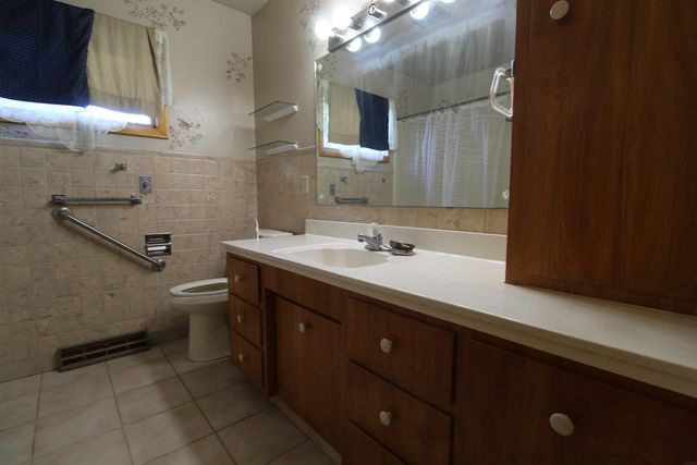802 6th Street, Traer, IA 50675