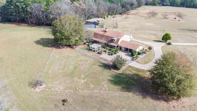 837 Bertha Jackson Rd, Marshall, TX 75670