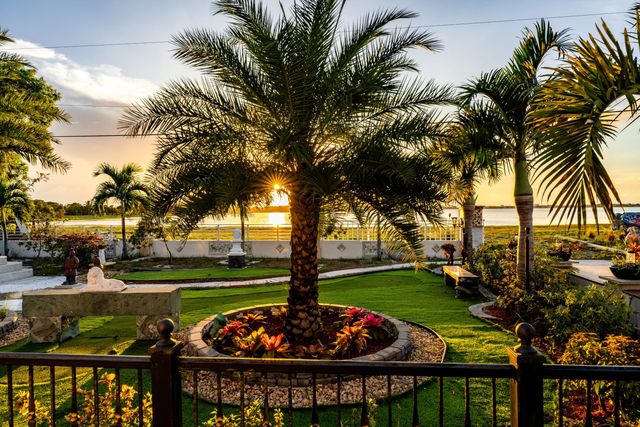 1325 N Mangonia Drive, West Palm Beach, FL 33401