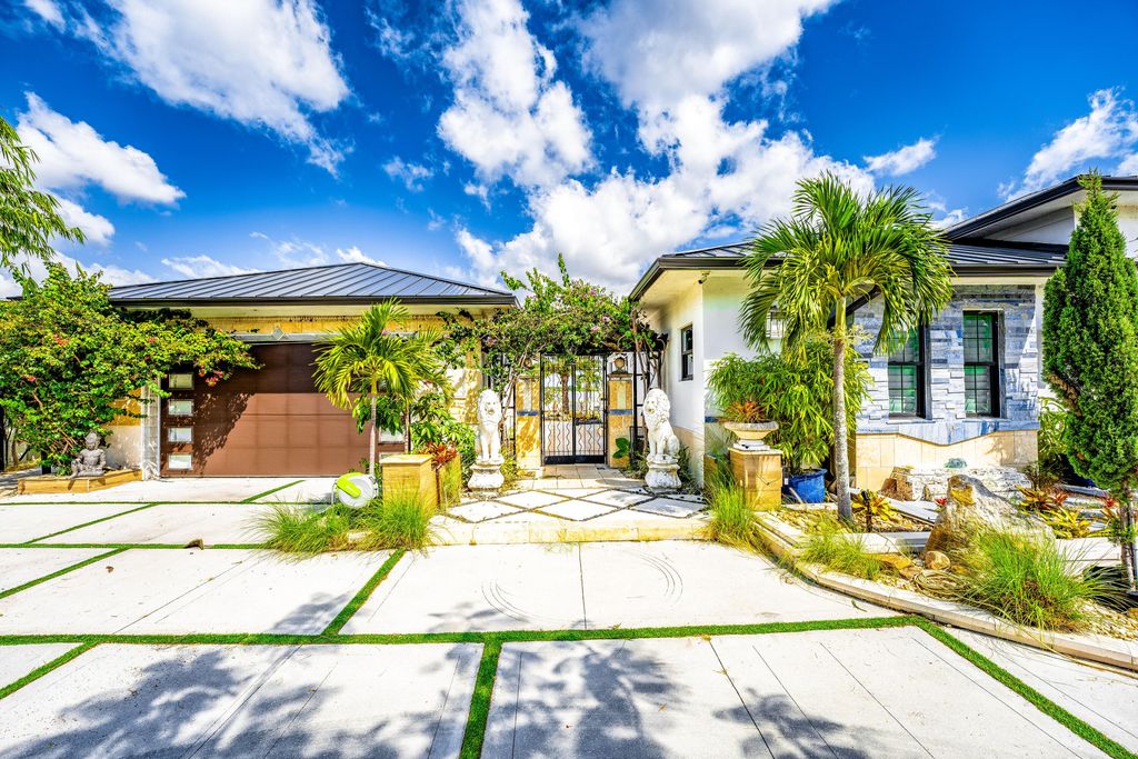 1325 N Mangonia Drive, West Palm Beach, FL 33401