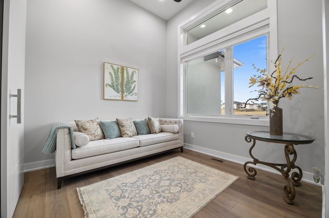 3962 NW 181st Street, Clive, IA 50325