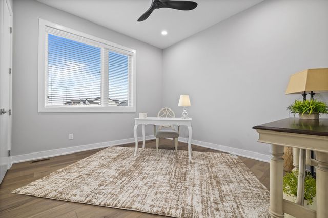 3962 NW 181st Street, Clive, IA 50325