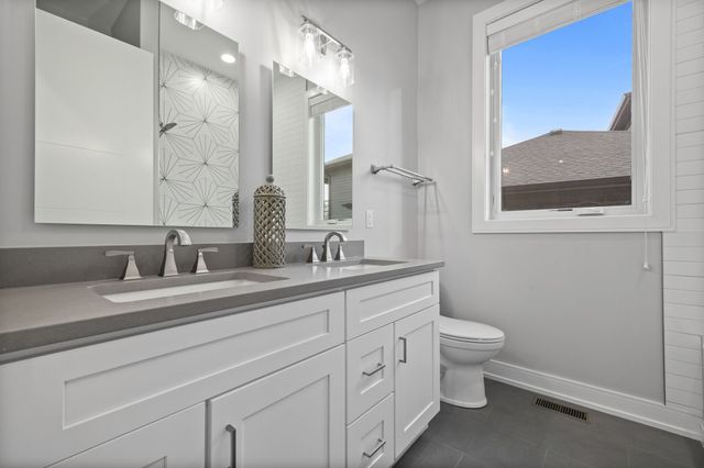 3962 NW 181st Street, Clive, IA 50325