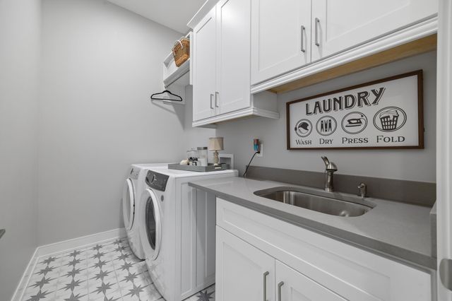 3962 NW 181st Street, Clive, IA 50325