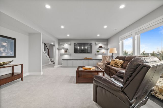 3962 NW 181st Street, Clive, IA 50325