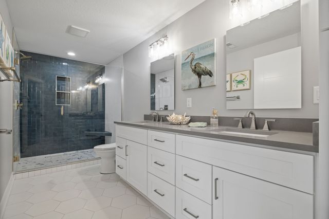 3962 NW 181st Street, Clive, IA 50325