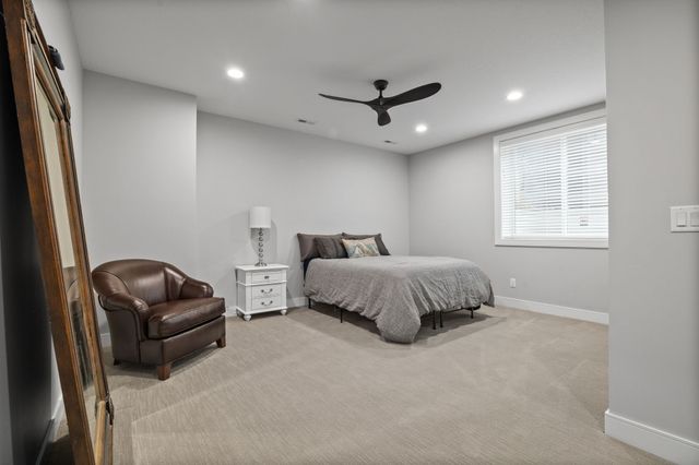 3962 NW 181st Street, Clive, IA 50325