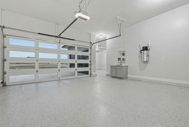 3962 NW 181st Street, Clive, IA 50325