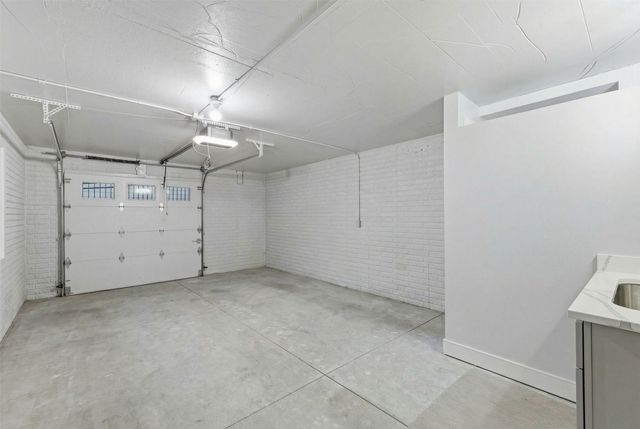 3962 NW 181st Street, Clive, IA 50325