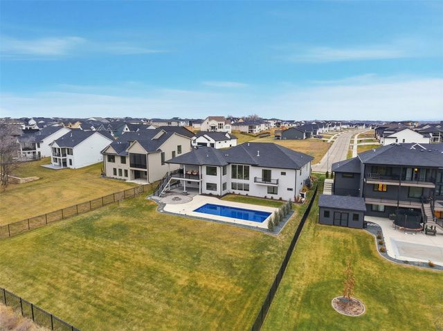 3962 NW 181st Street, Clive, IA 50325