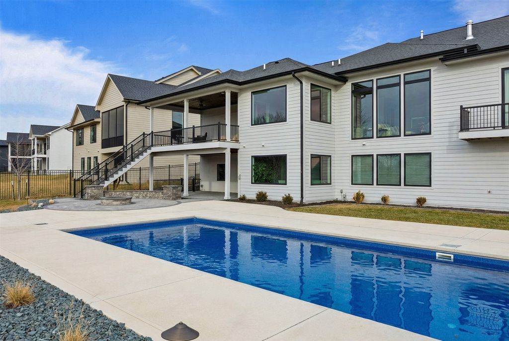 3962 NW 181st Street, Clive, IA 50325