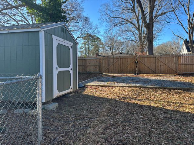 604 E Jefferies St, Gaffney, SC 29340