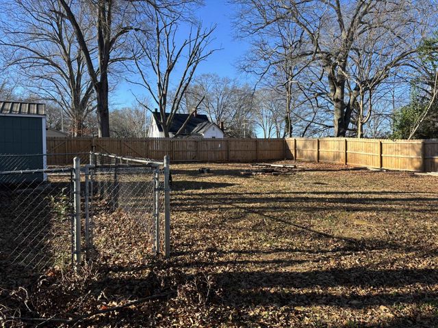 604 E Jefferies St, Gaffney, SC 29340