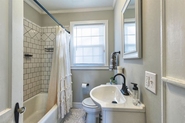 604 E Jefferies St, Gaffney, SC 29340