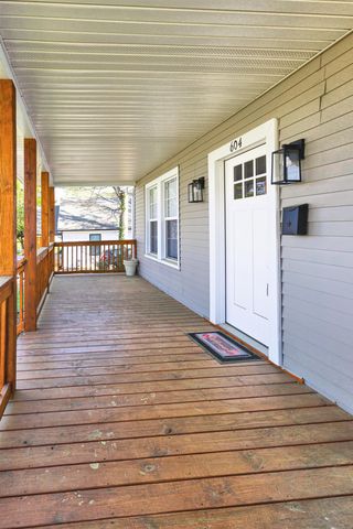 604 E Jefferies St, Gaffney, SC 29340