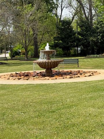 604 E Jefferies St, Gaffney, SC 29340