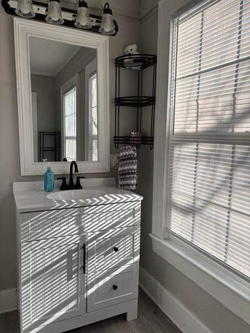 604 E Jefferies St, Gaffney, SC 29340