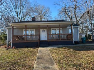 604 E Jefferies St, Gaffney, SC 29340