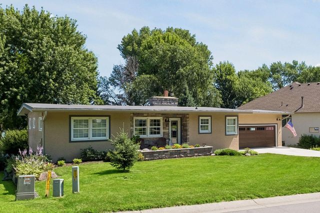 2760 S Shore Drive, Prior Lake, MN 55372