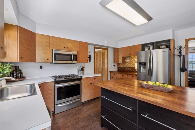 2760 S Shore Drive, Prior Lake, MN 55372