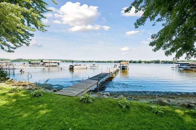 2760 S Shore Drive, Prior Lake, MN 55372