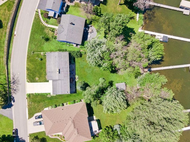 2760 S Shore Drive, Prior Lake, MN 55372