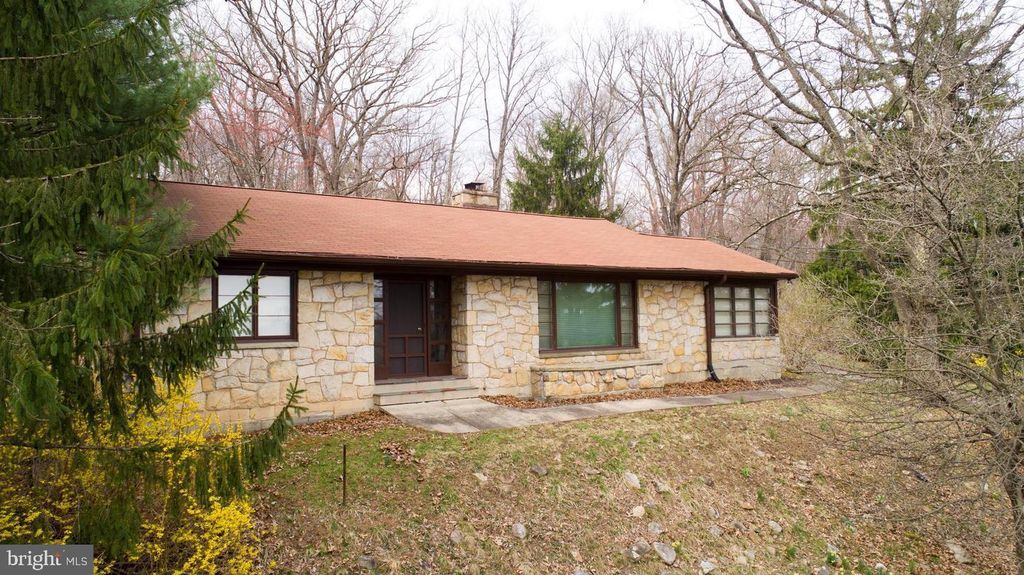 1027 BRADDOCK RD, Cumberland, MD 21502