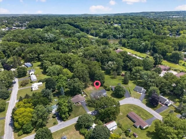 17 Briarwood Lane, Perinton, NY 14450