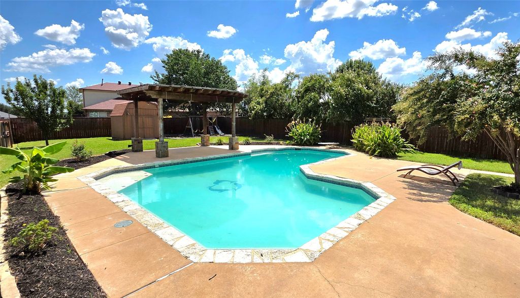 1120 Hampton Drive, Forney, TX 75126