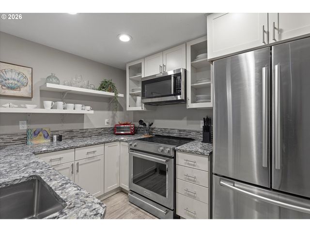 5095 W BELLE Cir, Depoe Bay, OR 97341