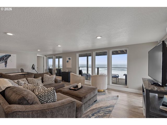 5095 W BELLE Cir, Depoe Bay, OR 97341