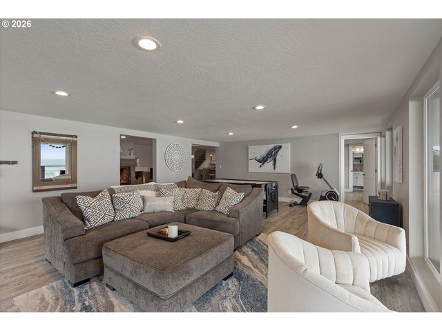 5095 W BELLE Cir, Depoe Bay, OR 97341