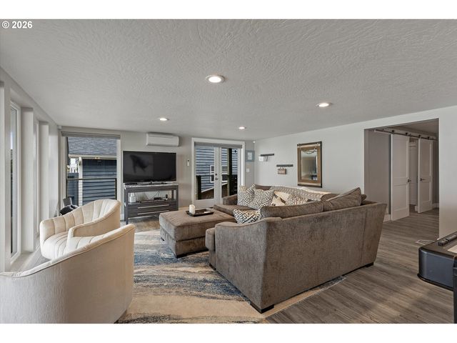 5095 W BELLE Cir, Depoe Bay, OR 97341