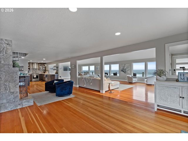 5095 W BELLE Cir, Depoe Bay, OR 97341