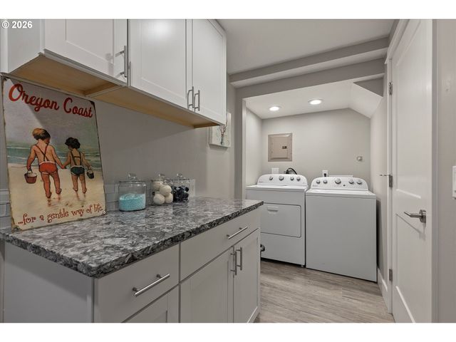 5095 W BELLE Cir, Depoe Bay, OR 97341