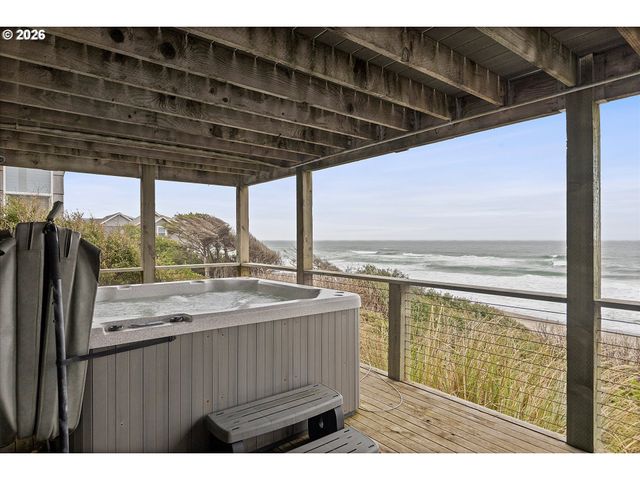 5095 W BELLE Cir, Depoe Bay, OR 97341