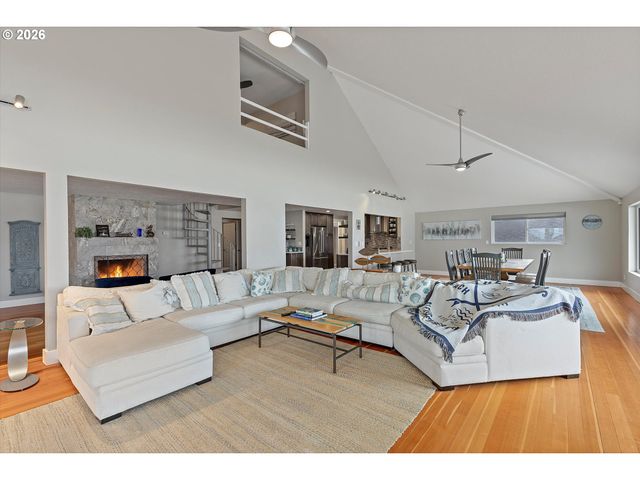 5095 W BELLE Cir, Depoe Bay, OR 97341