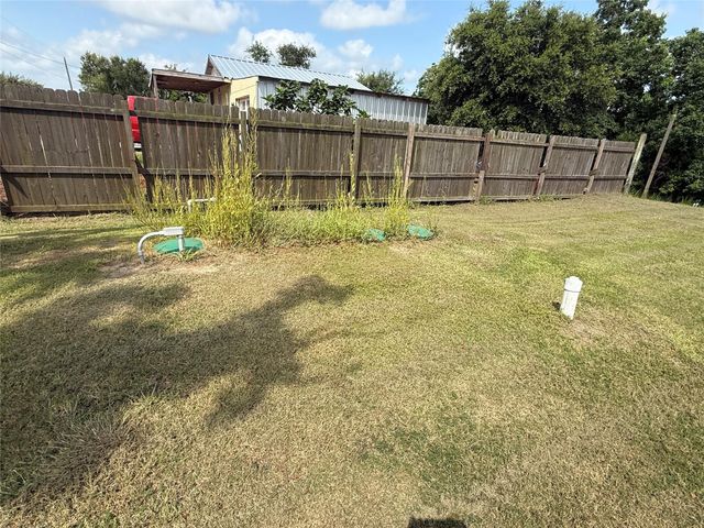 000 North Belt Street, Brazoria, TX 77422