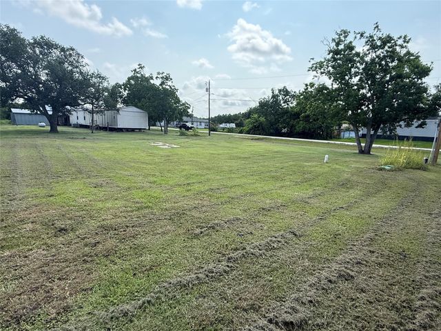 000 North Belt Street, Brazoria, TX 77422
