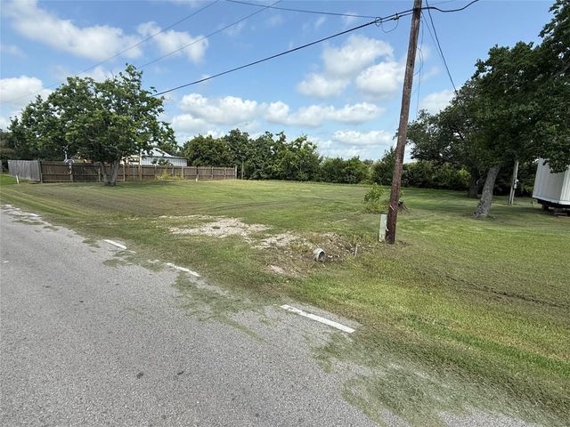 000 North Belt Street, Brazoria, TX 77422