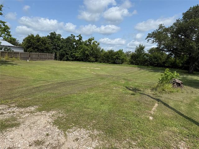 000 North Belt Street, Brazoria, TX 77422