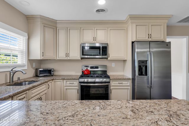 108 Torrey Pines Drive, Toms River, NJ 08757