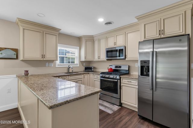 108 Torrey Pines Drive, Toms River, NJ 08757