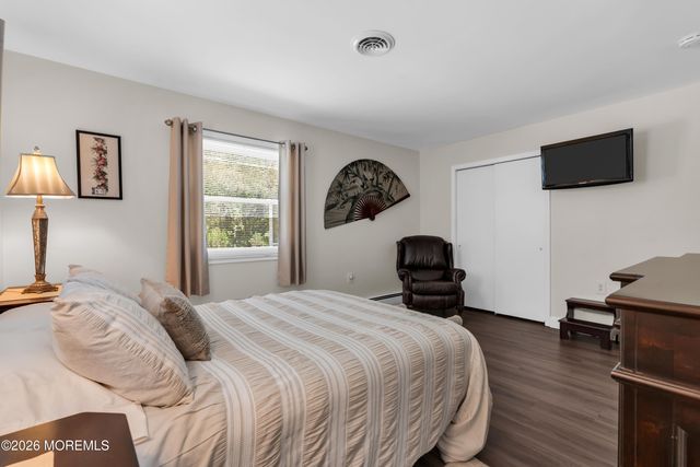 108 Torrey Pines Drive, Toms River, NJ 08757