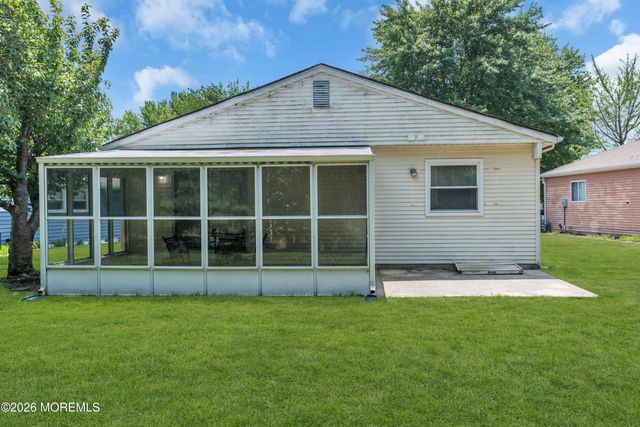 108 Torrey Pines Drive, Toms River, NJ 08757